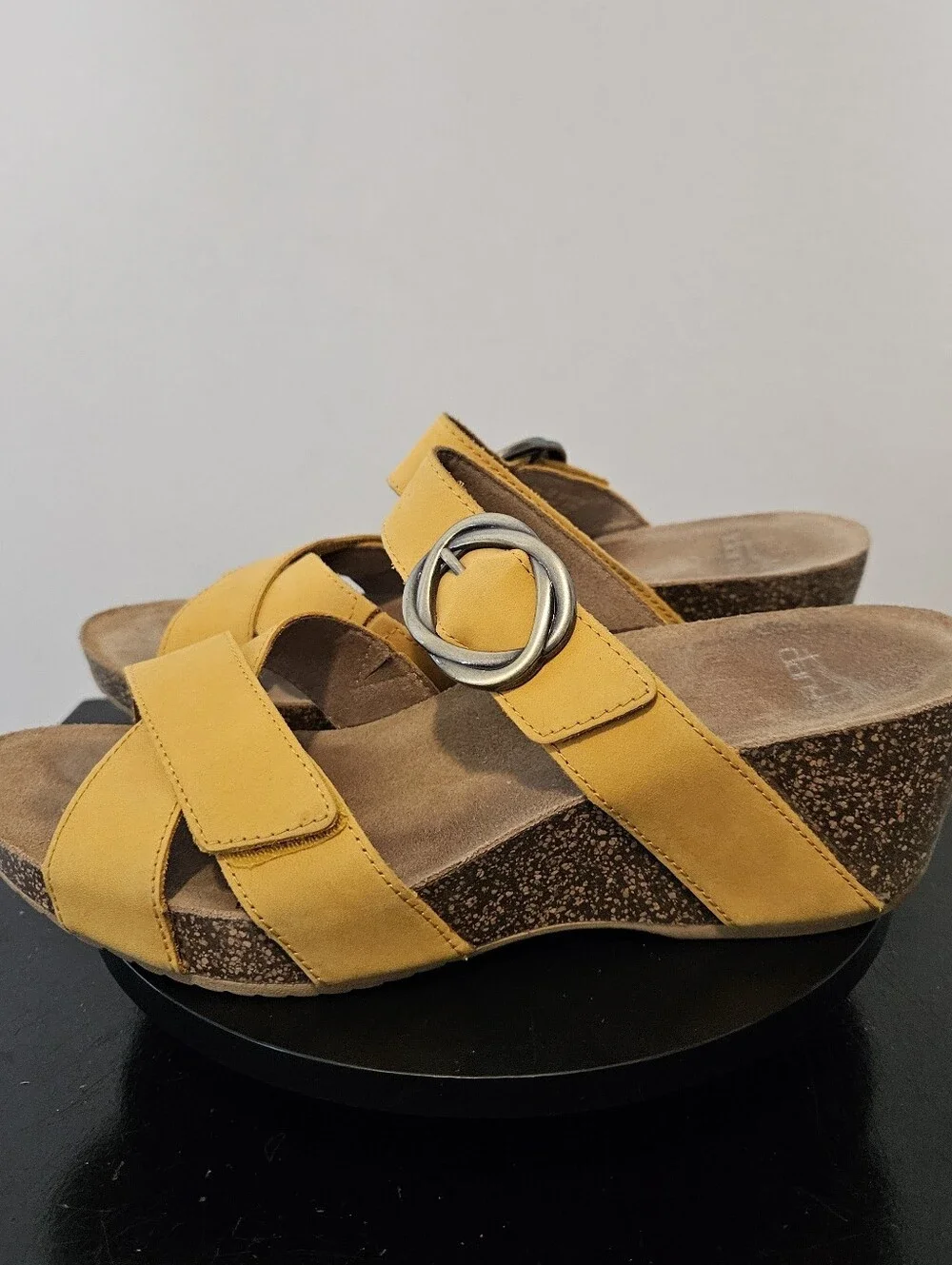 Dansko Susie Mango Milled Nubuck Wedge Casual Women's Sandal Size 38 US 7-7.5